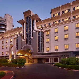 ***** Otel Moevenpick & Bur Birleşik Arap Emirlikleri