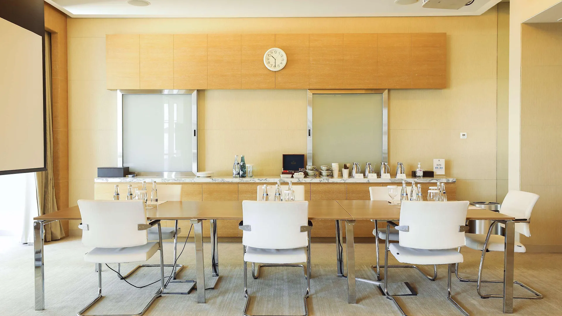 Курортный комплекс Doubletree By Hilton Dubai Jumeirah Beach