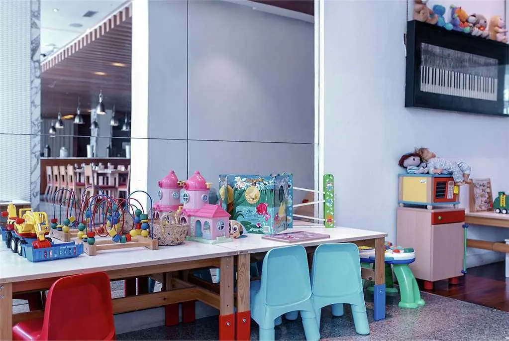 Курортный комплекс Doubletree By Hilton Dubai Jumeirah Beach
